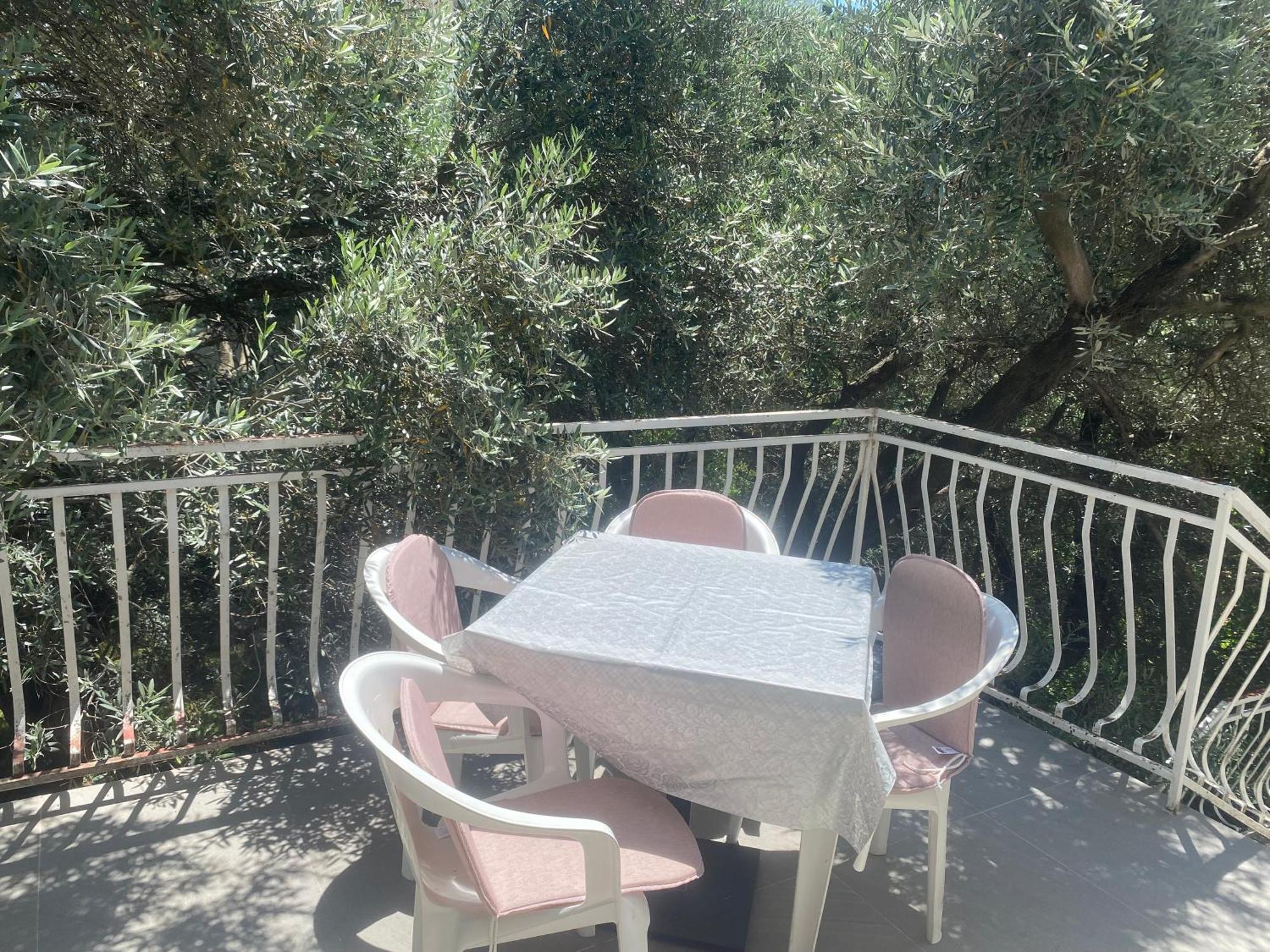 Apartman Lara Sveti Stefan Exterior foto